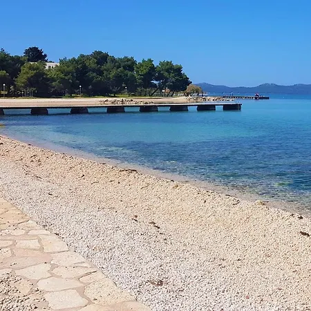 With Parking Space - Diklo - 13327 דירה *